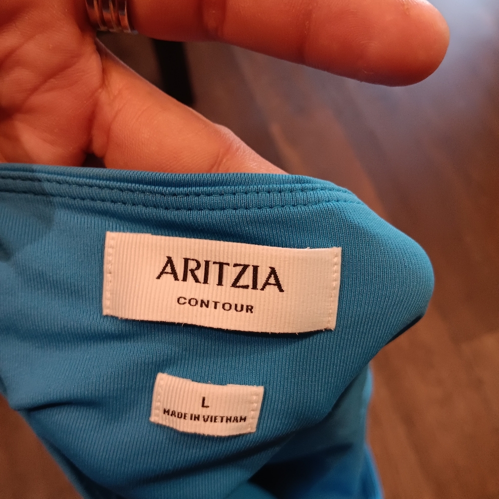 Aritzia Original Contour Grace Halter Top Sz L - Picture 6 of 6